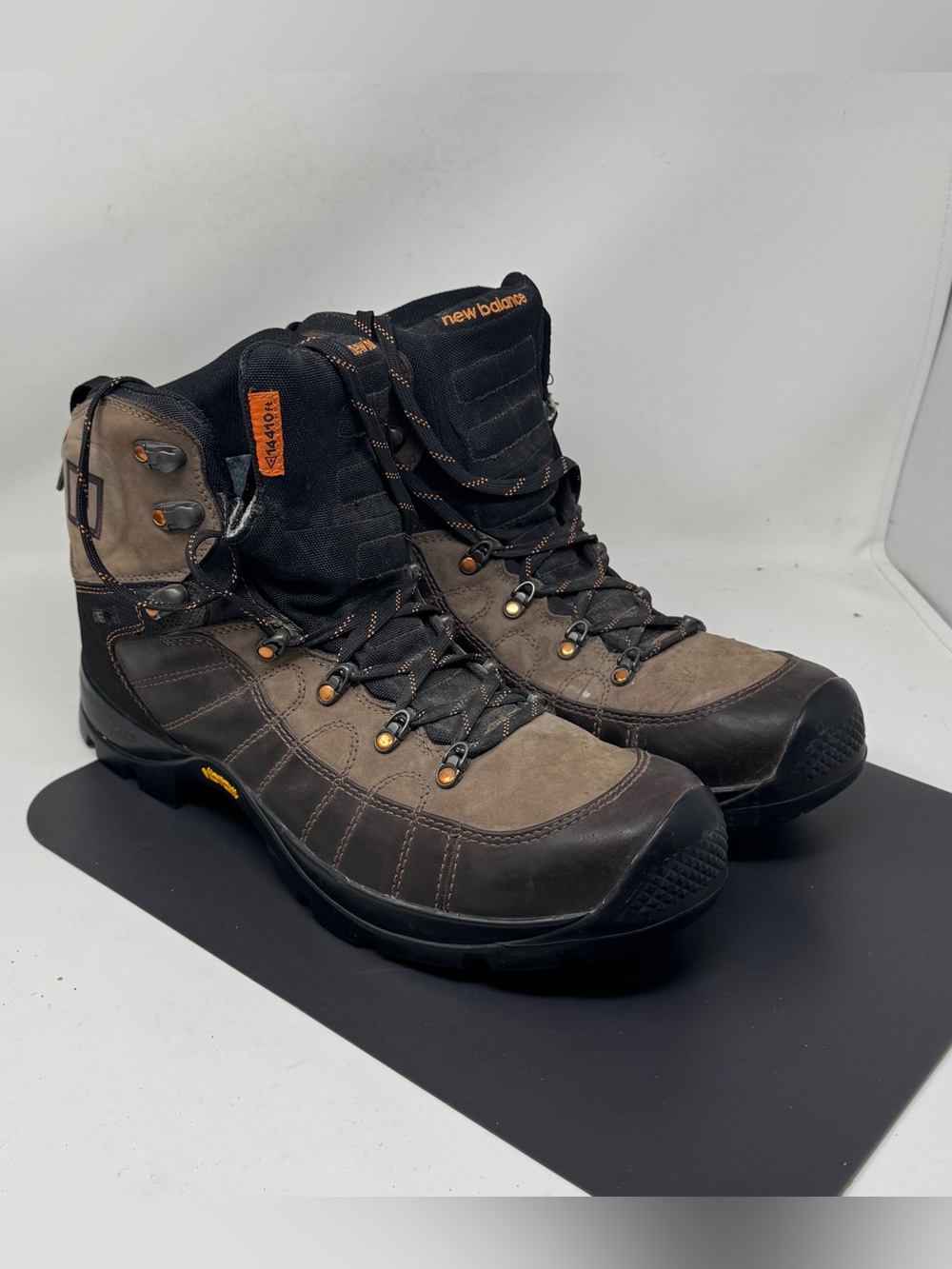 New Balance Rainier MO1500GT Vibram Gore-Tex leather hiking boots women’s sz 14